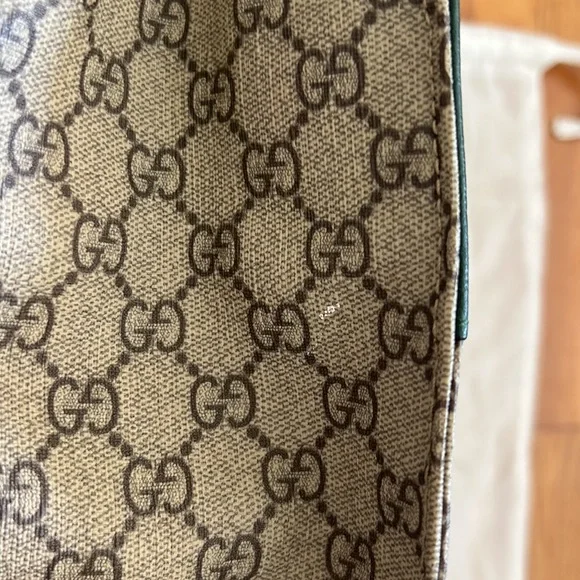 Gucci GG Supreme Messenger Tote Bag - Picture 9 of 15